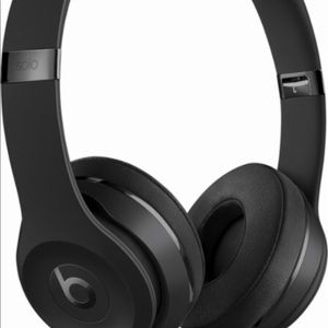NWT Matte Black Beats Solo 3 Wireless Headphones